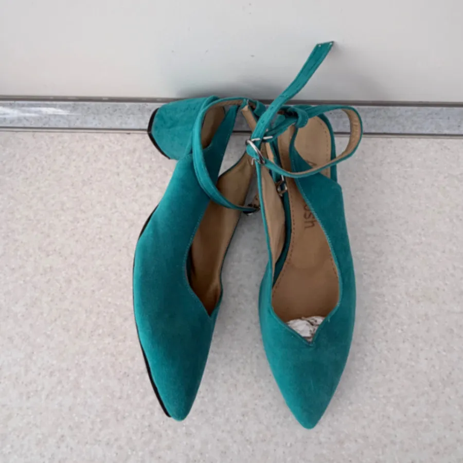 کفش پاشنه دار