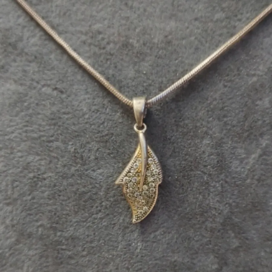 گردنبندبرگ،ظریف  نگین دار