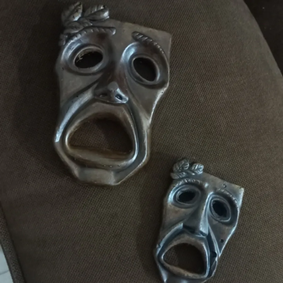 دیوارکوب صورتک