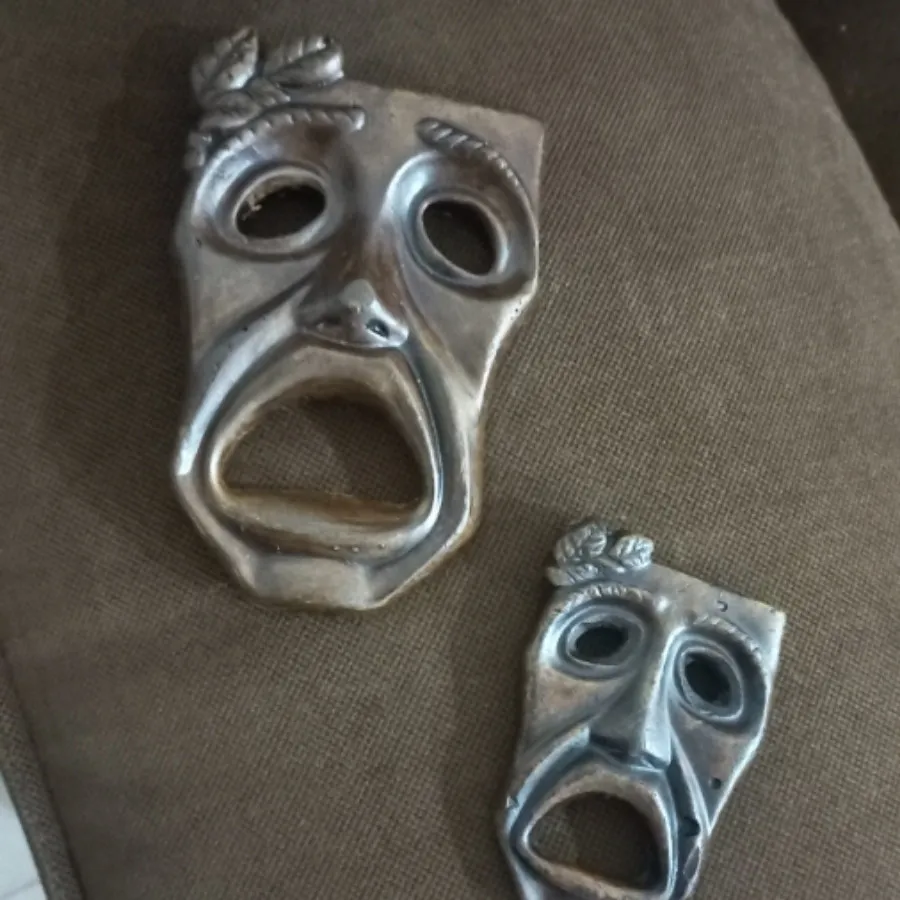 دیوارکوب صورتک