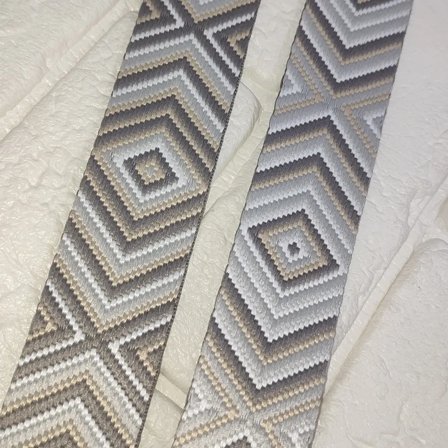 بند برزنتی طرحدار