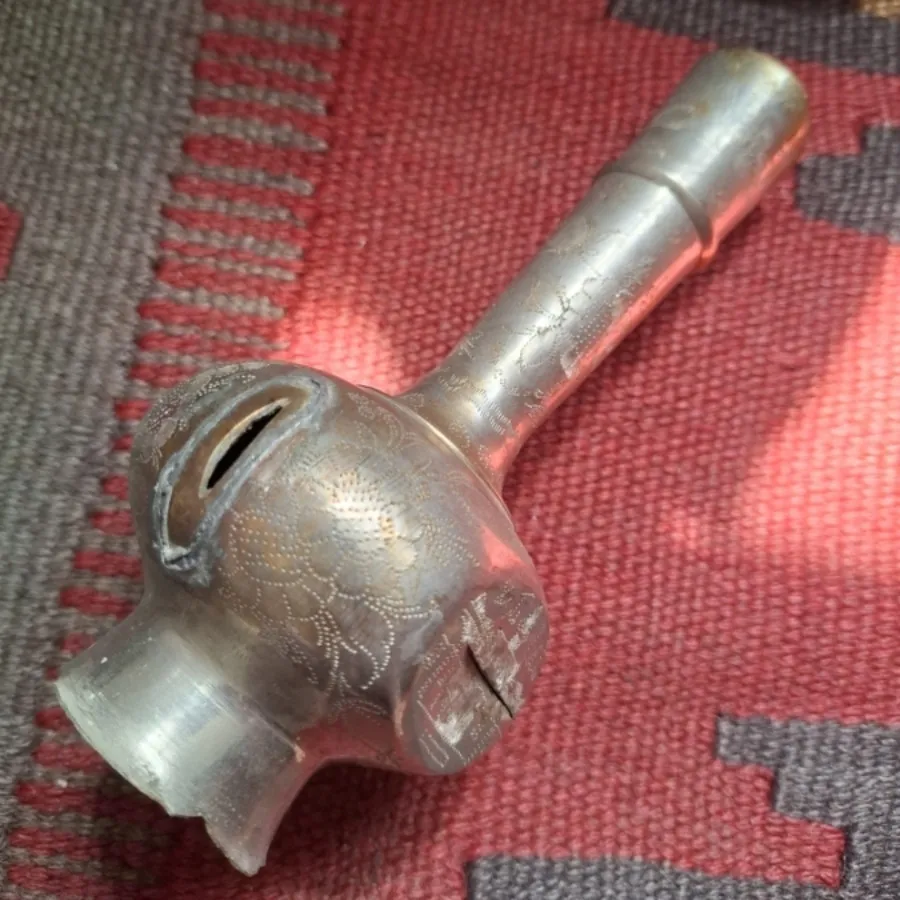 گلدان برنجی قدیمی