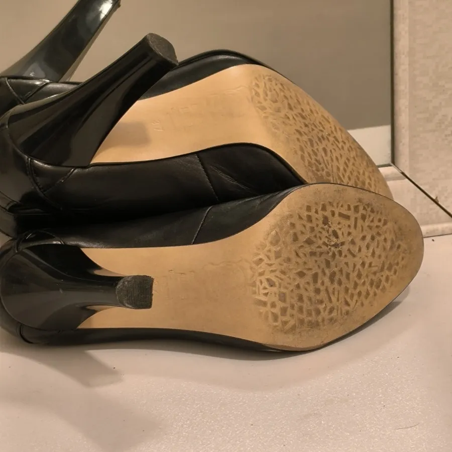 کفش چرم زنانه