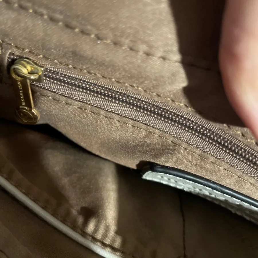 کیف فرانسوی مونالیزا