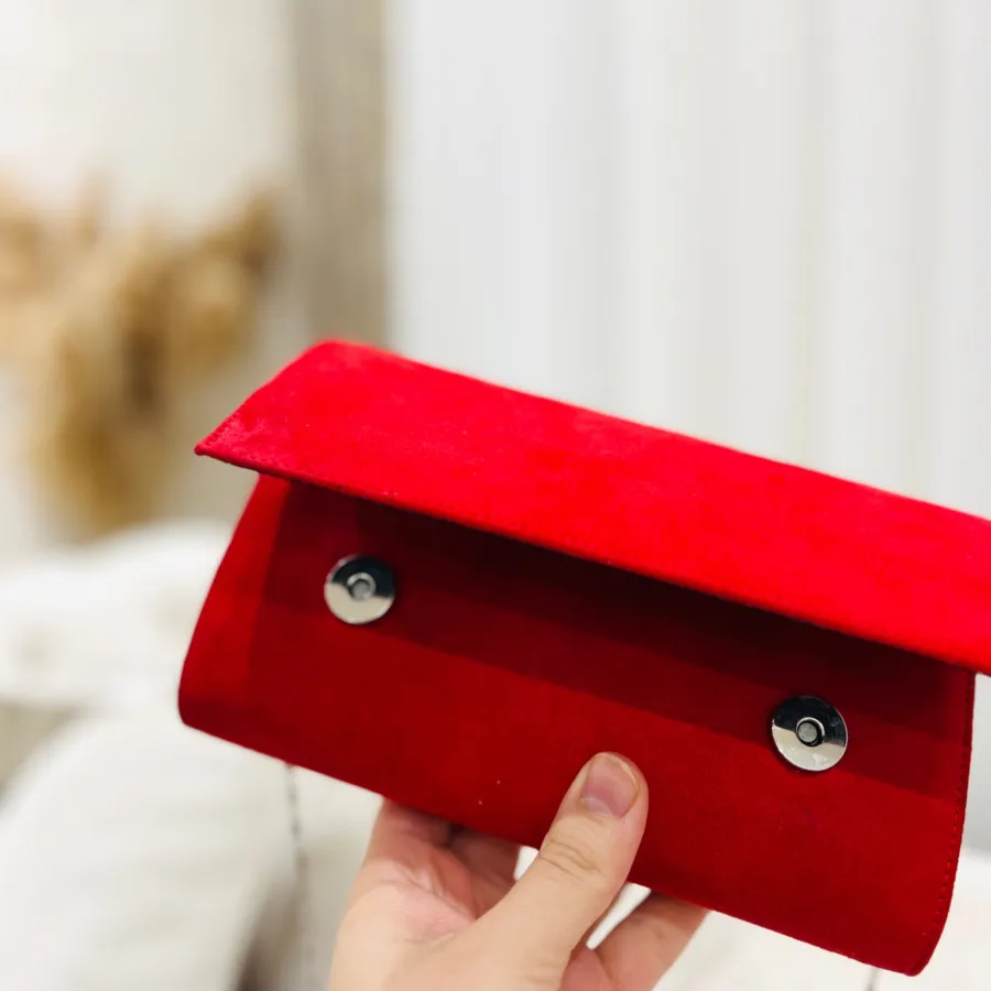 کیف قرمز سوییت