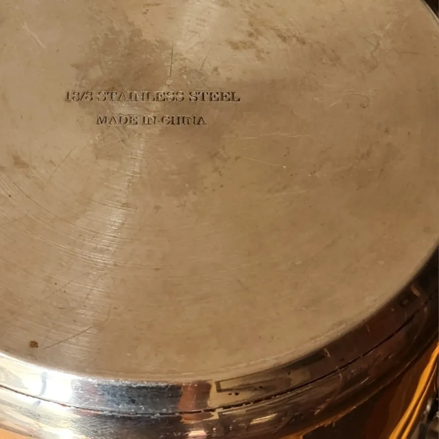 قابلمه یا دیگ 8 پارچه است