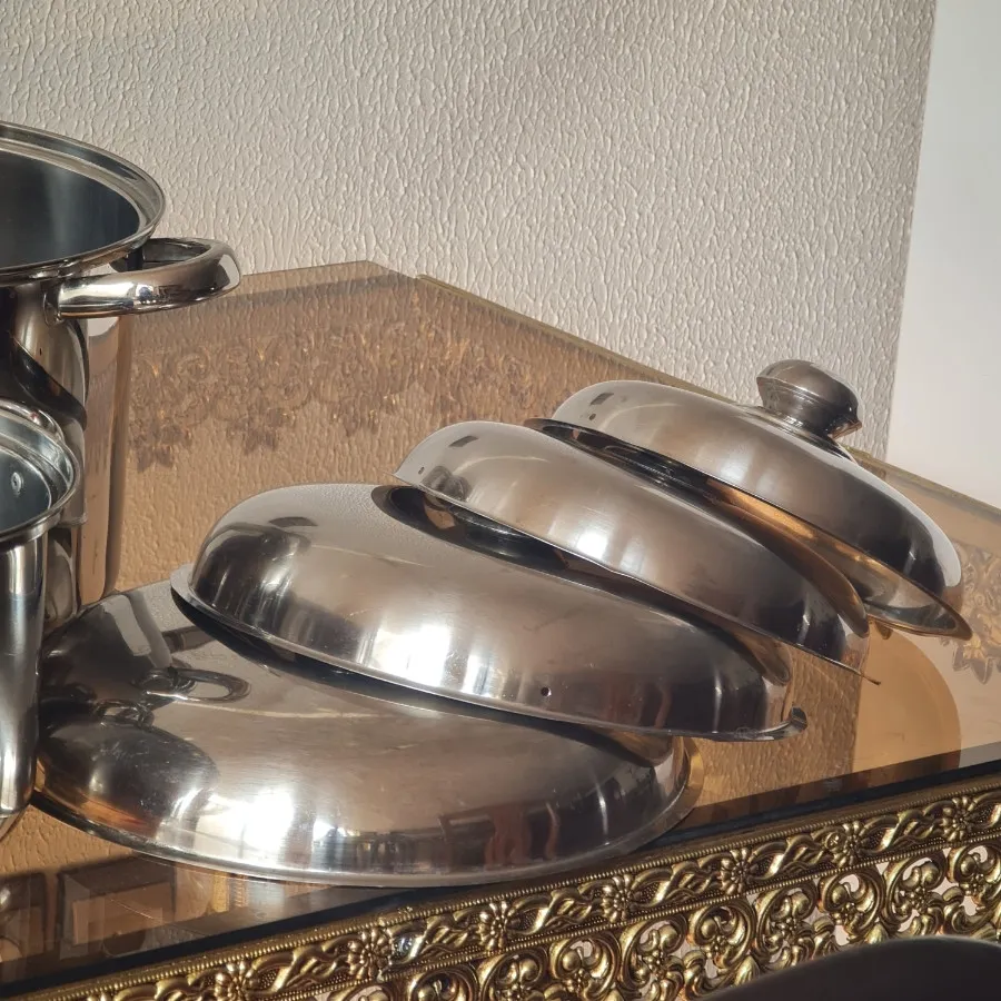 قابلمه یا دیگ 8 پارچه است