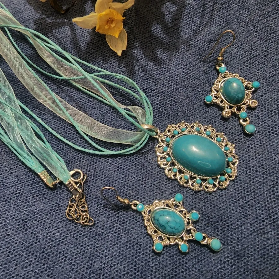 گردنبند و گوشواره