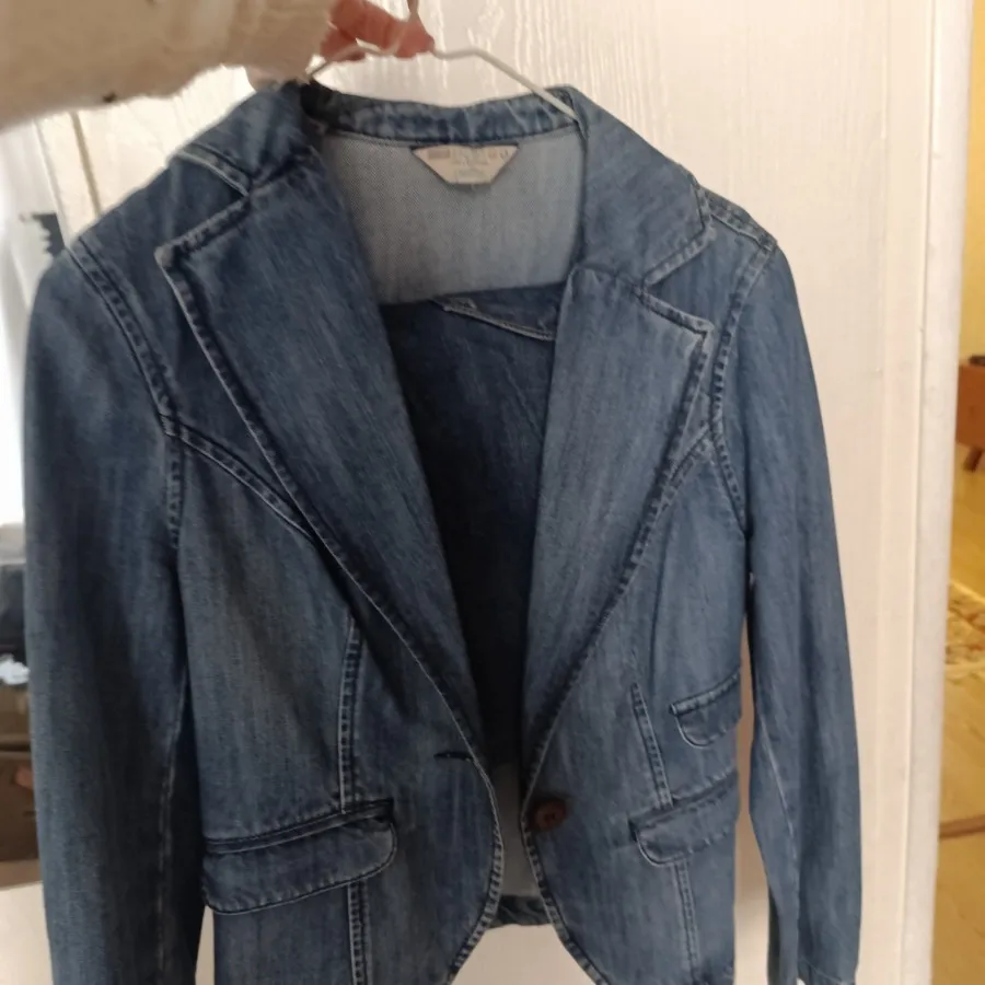 کت و دامن لی