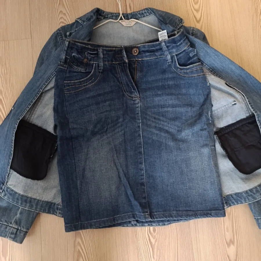 کت و دامن لی