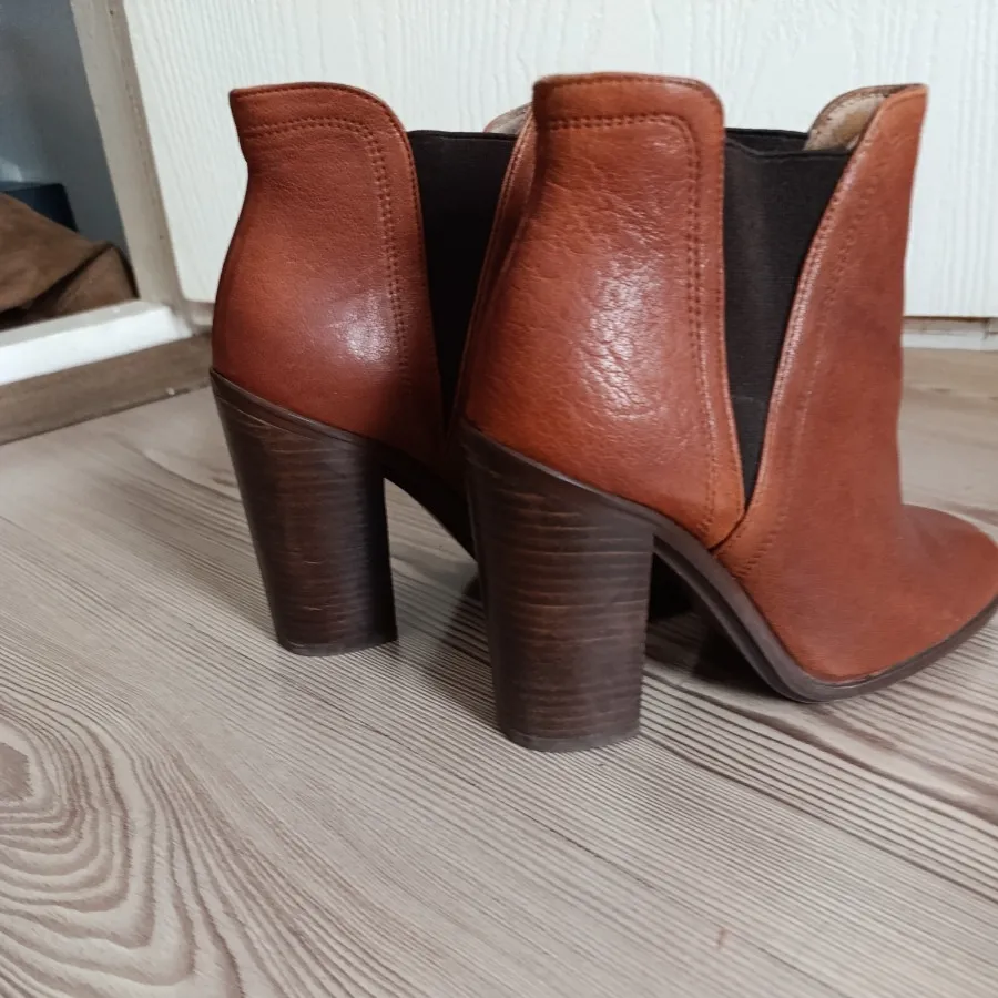 نیم بوت زارا