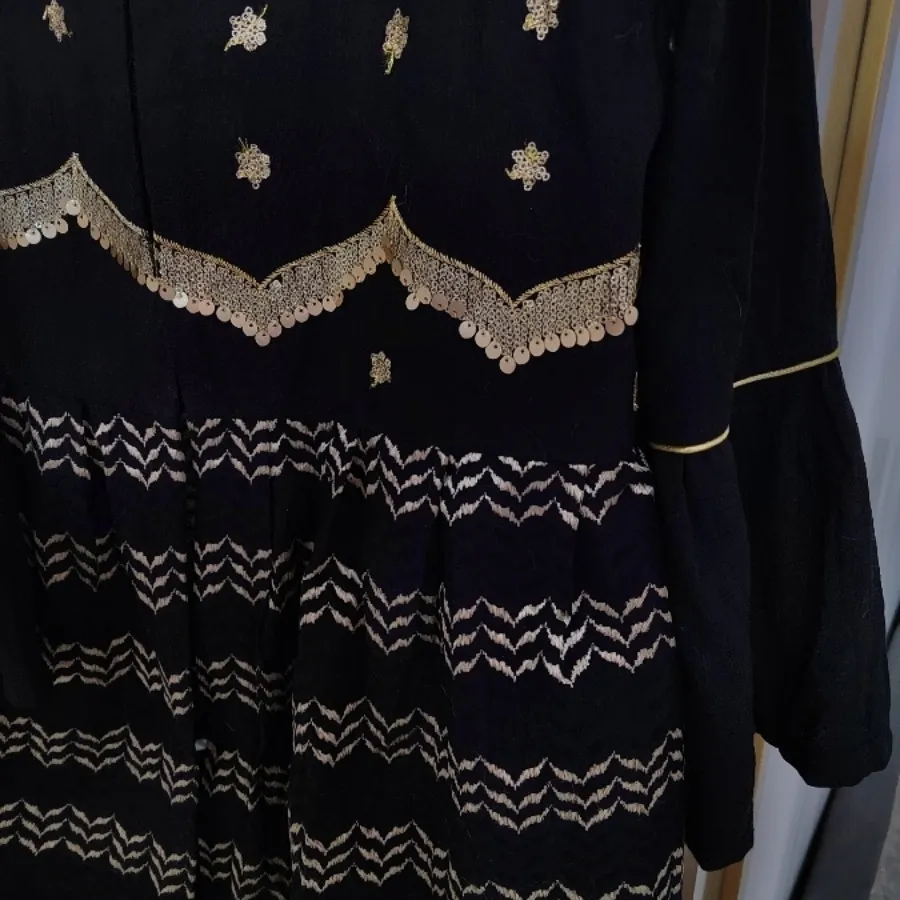 مانتو عروسکی