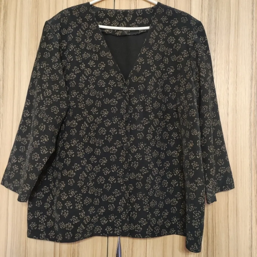 کت و پیراهن گل طلا