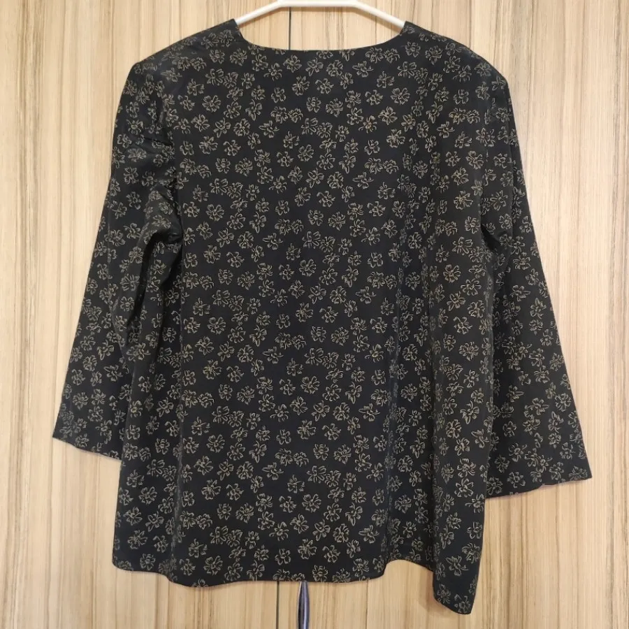 کت و پیراهن گل طلا