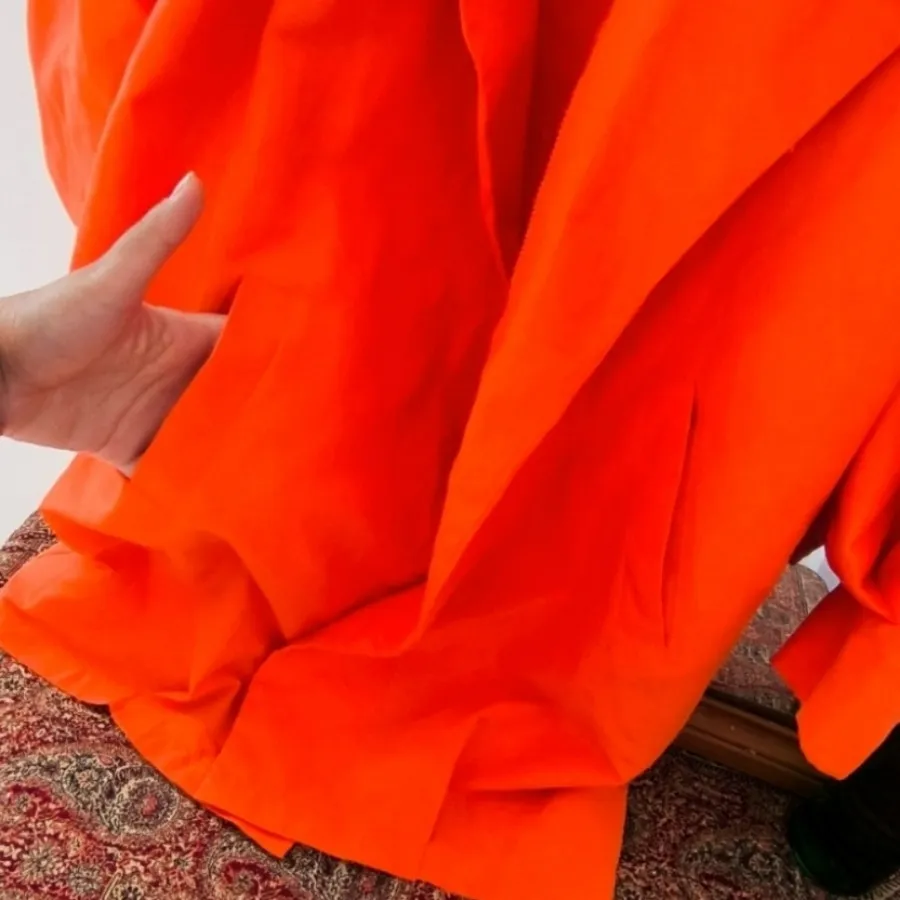 مانتو بارونی مخملی نارنجی