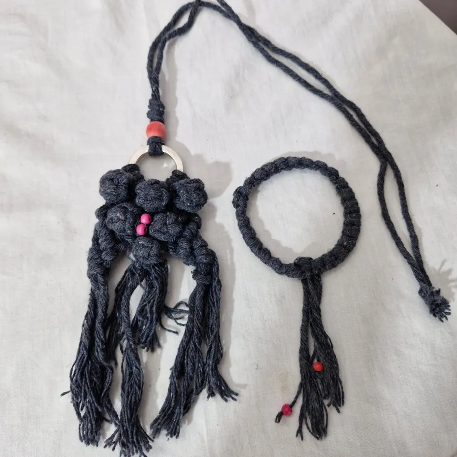 گردنبند و الگو زنانه