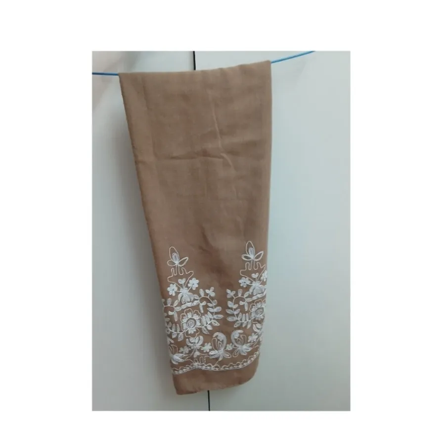 شال زنانه کرم گلدوزی