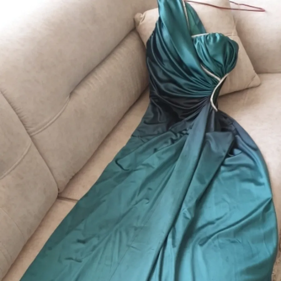 پیراهن مجلسی سبز زمردی