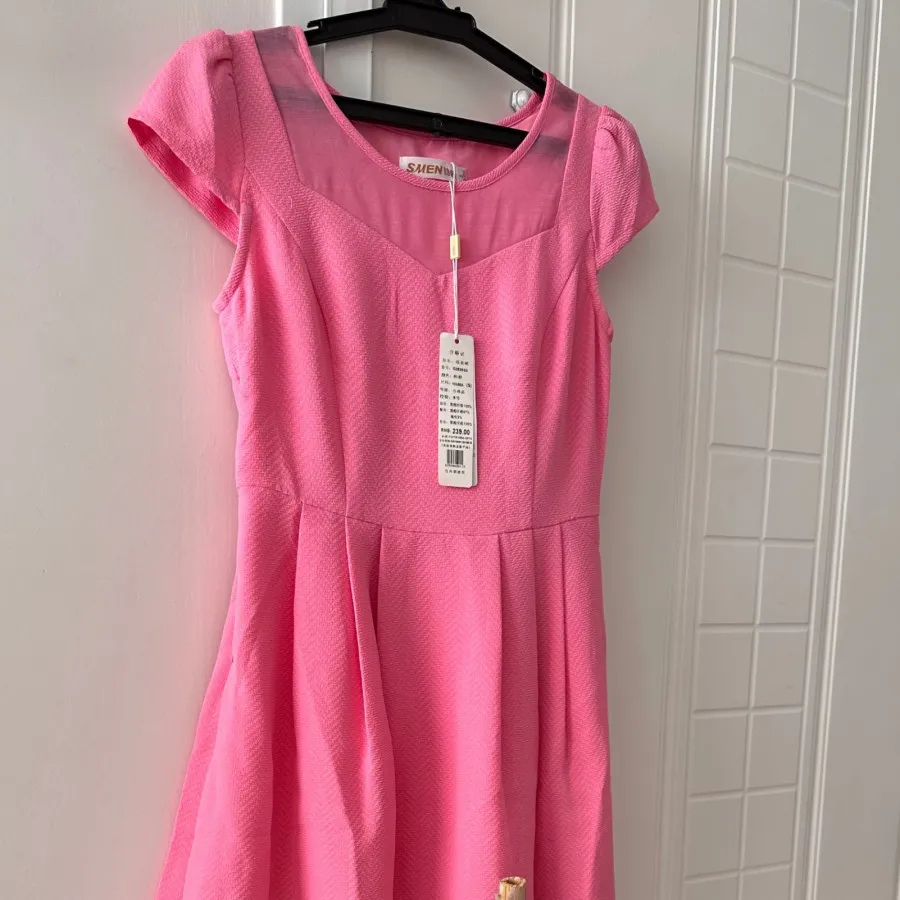 پیراهن صورتی