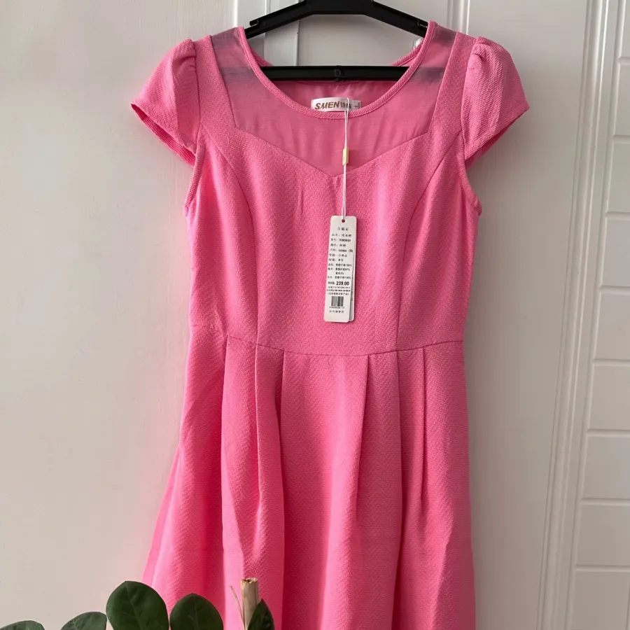 پیراهن صورتی