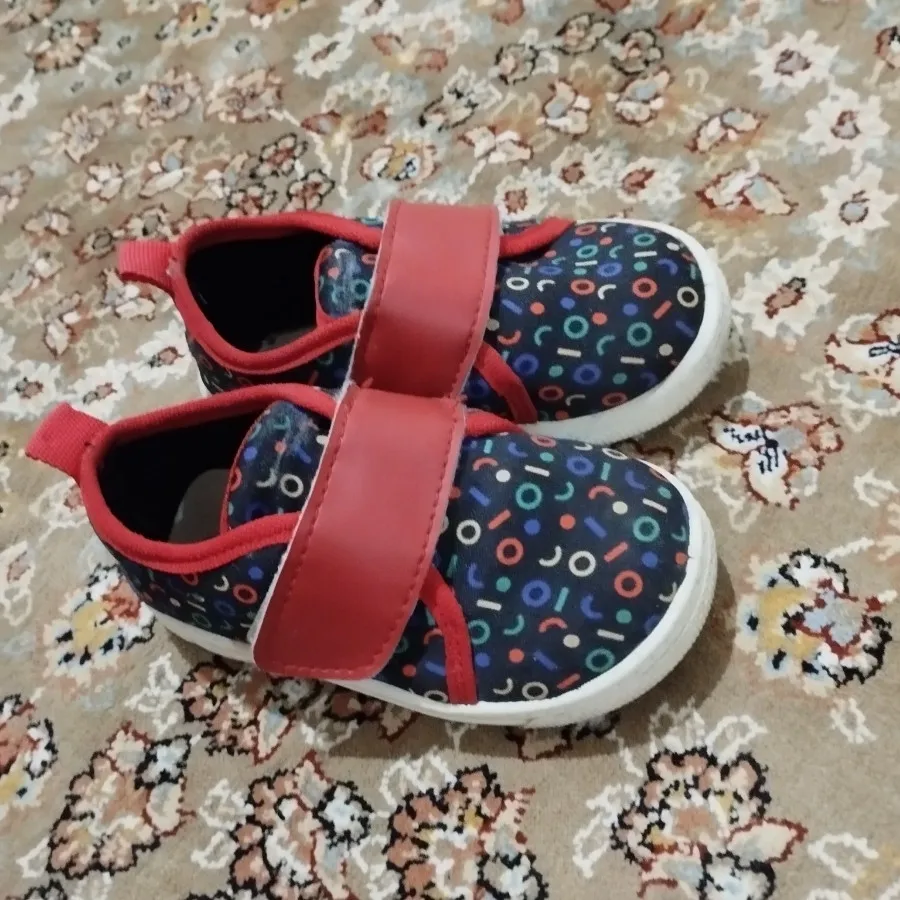 کفش بچگانه
