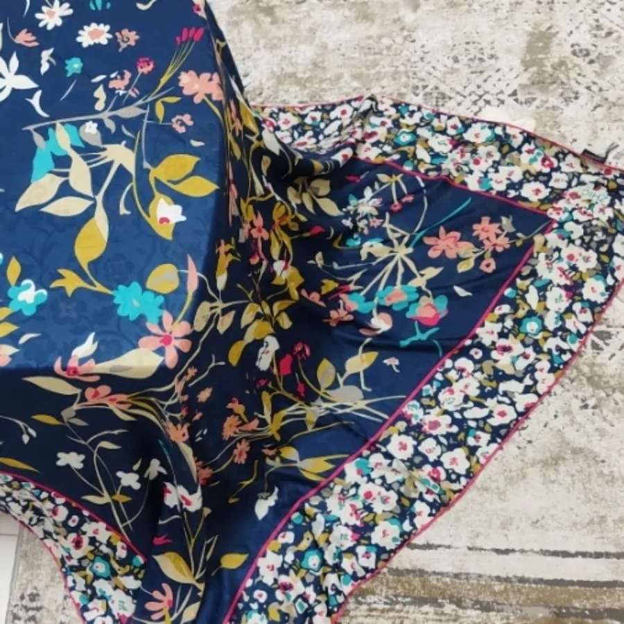 روسری ابریشم دور دست دوز