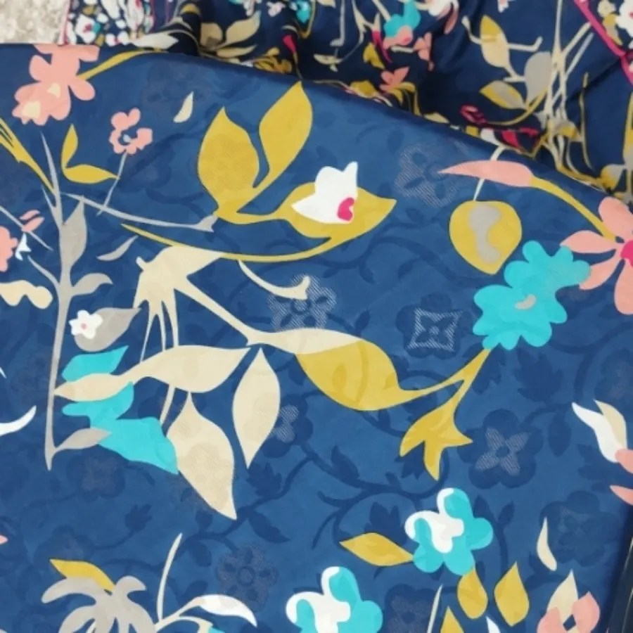 روسری ابریشم دور دست دوز