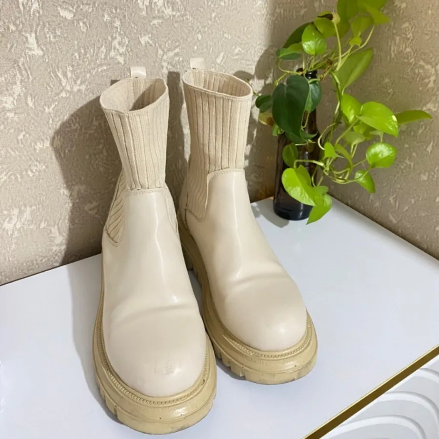 بوت دخترانه