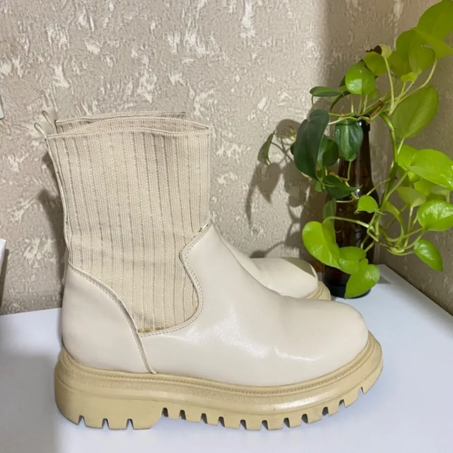 بوت دخترانه