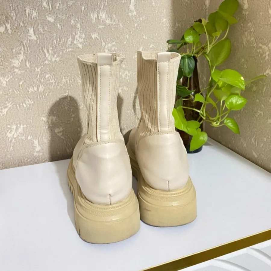 بوت دخترانه