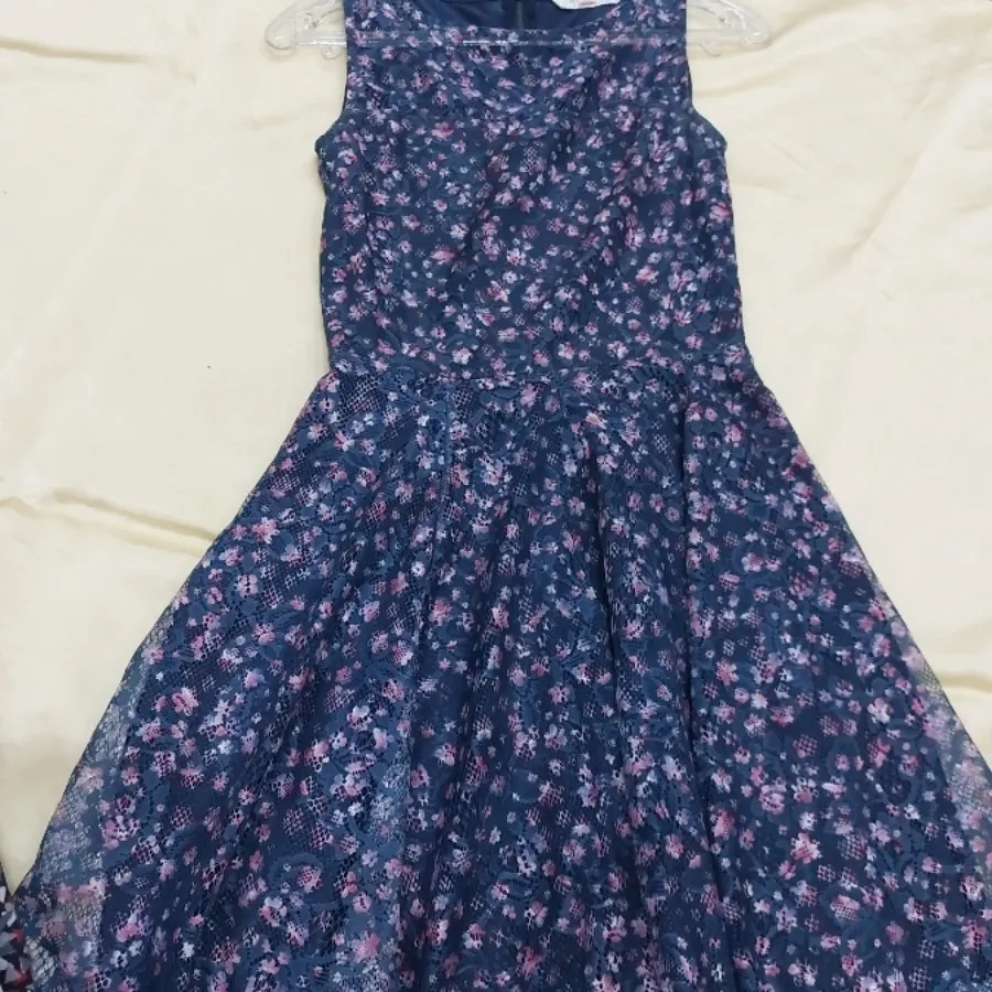 پیراهن دخترانه