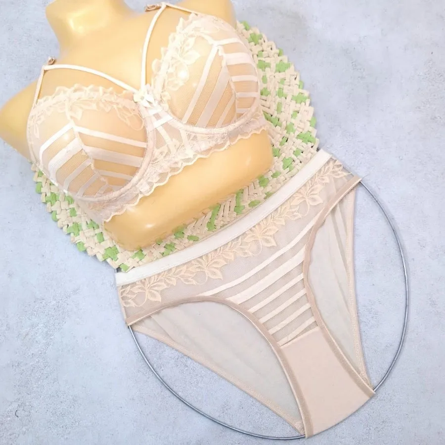 ست سوتین شورت