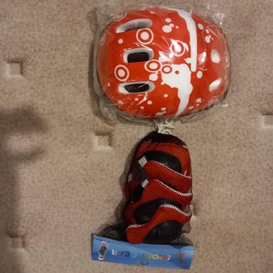 کفش اسکیت قرمز