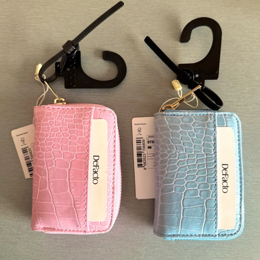 جاکارتی دفکتو defacto