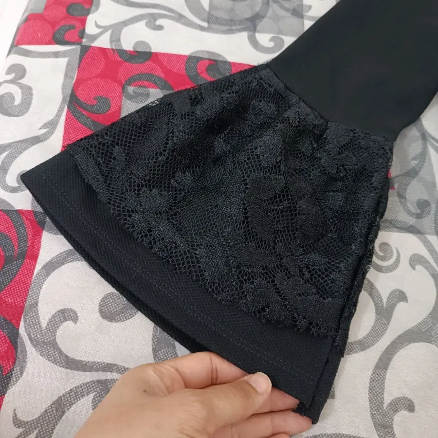 مانتو جلوباز