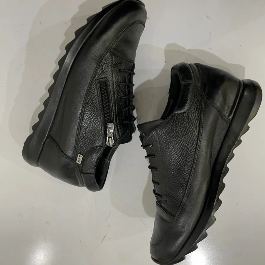 کتونی چرم برند r&w