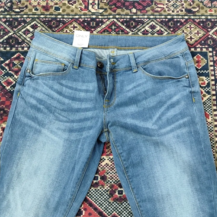 شلوار لی اسکینی