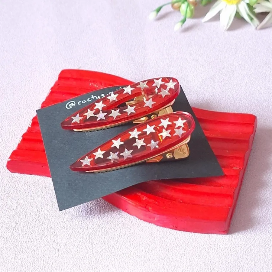 گیره رزینی قرمز ستاره ای