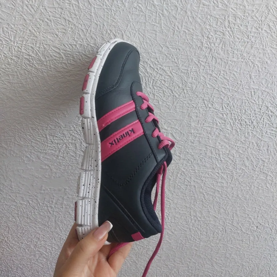 کفش مارک kinetix