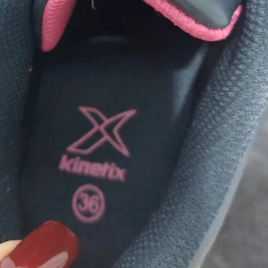 کفش مارک kinetix