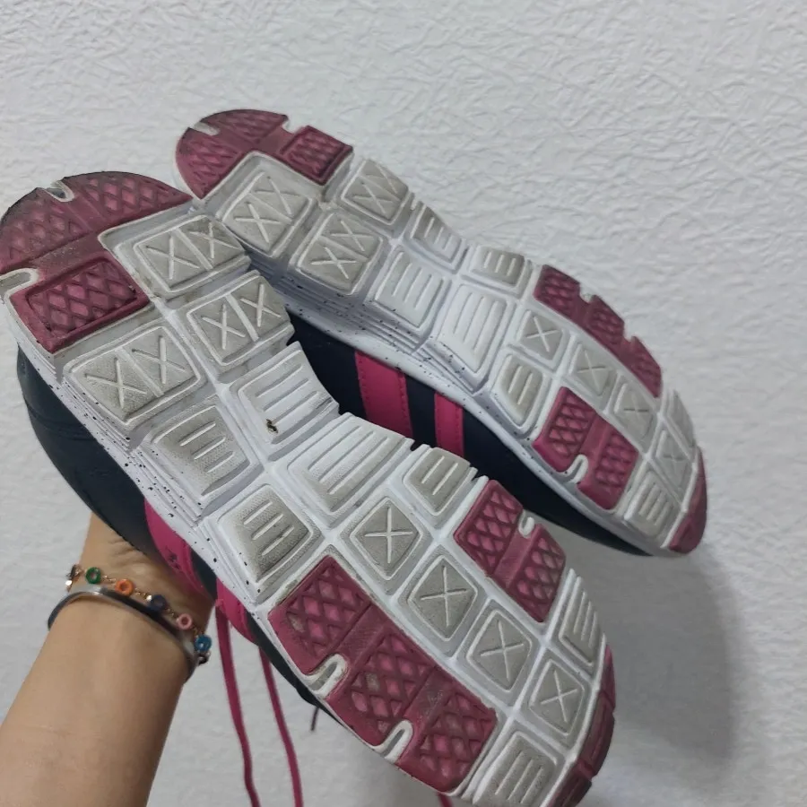 کفش مارک kinetix