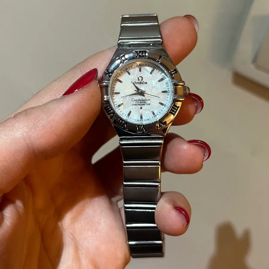 ساعت طرح امگا