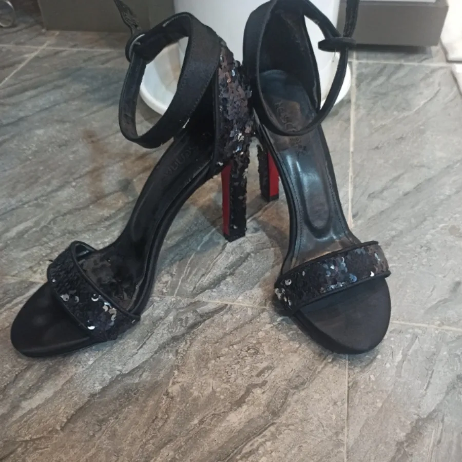 کفش پاشنه بلند خارجی