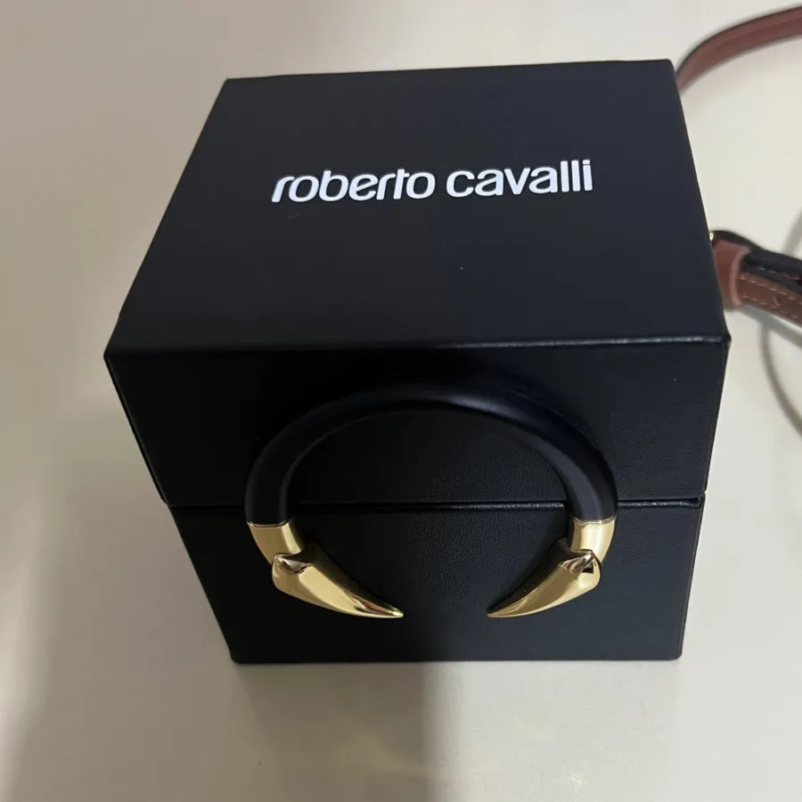 ساعت روبرتو کاوالی