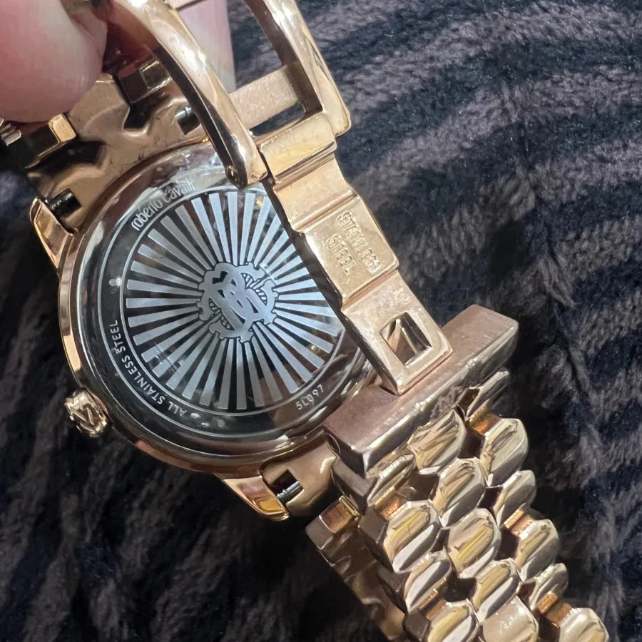 ساعت روبرتو کاوالی