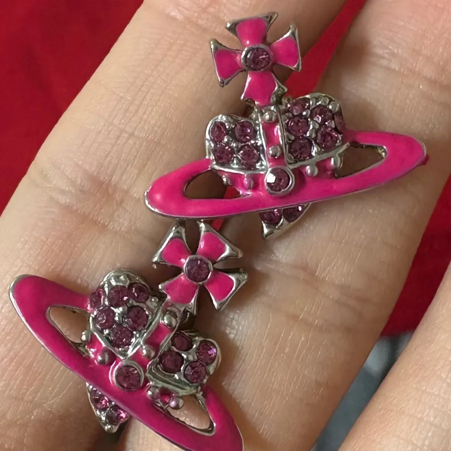 گوشواره ویوین وستوود