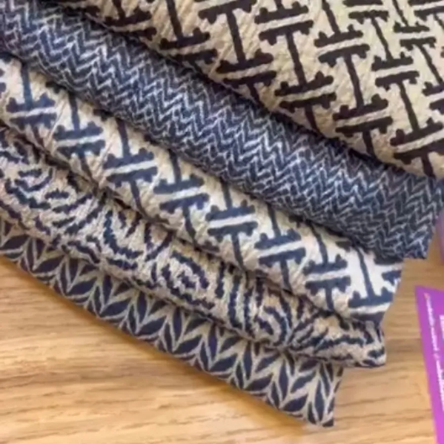 شال و مینی اسکارف