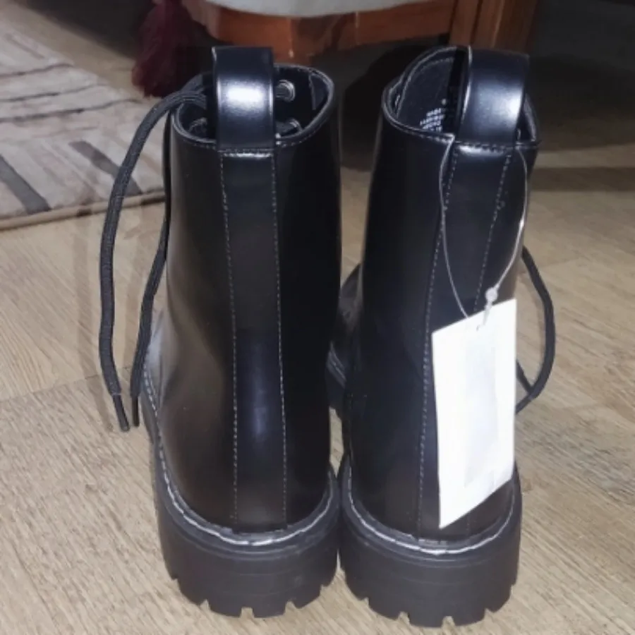 بوت خارجی زنانه