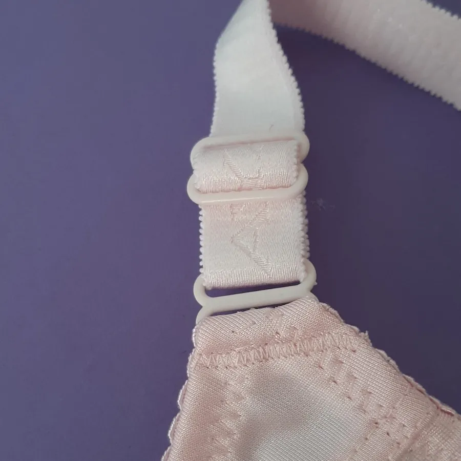 سوتین بدون فنر لعیا