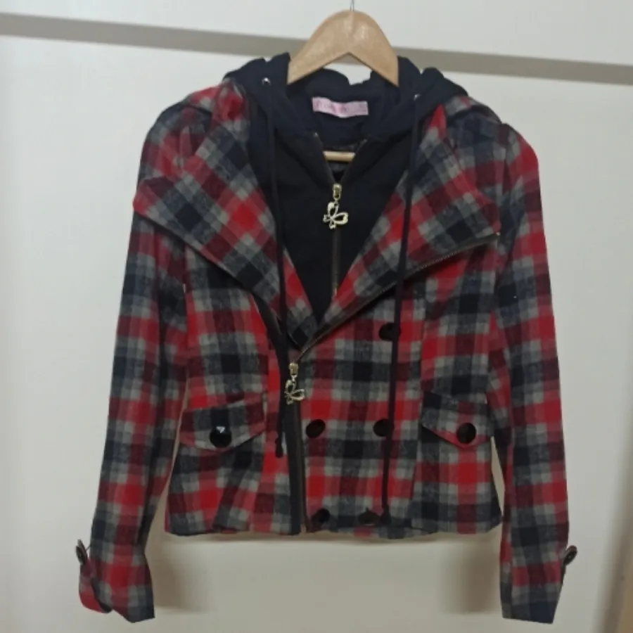 کت چهارخونه قرمز زمستانی